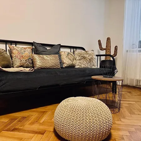 Iconic Mila Grohova, Centre Brno